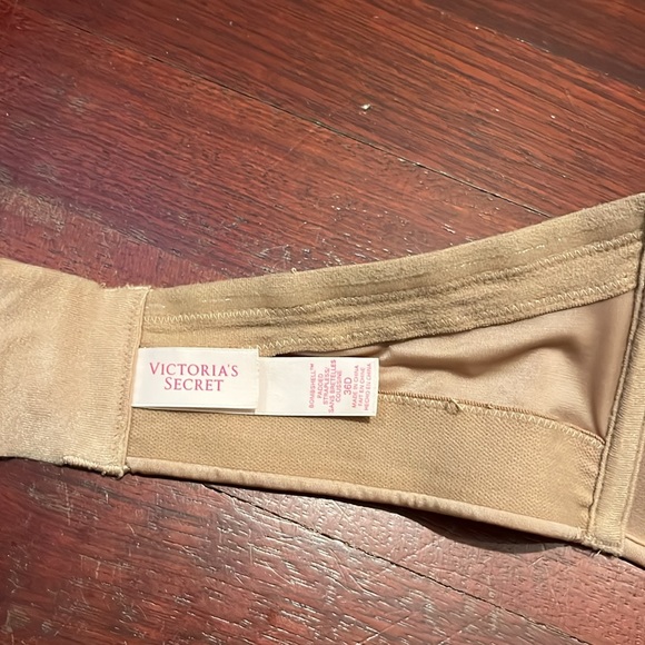 womens 36d Victoria’s Secret Bombshell Padded Tan Pushup Strapless Multi way bra - Picture 4 of 8